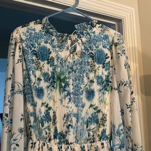 Scrunched long sleeve midi dress with small pleats